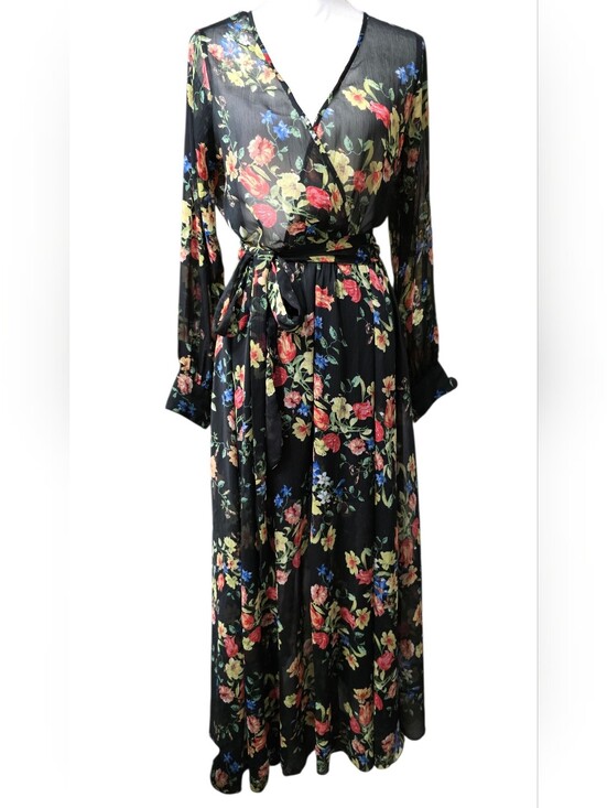 Spy Zone Exchange Dresses & Skirts - Floral Maxi Dress in Black